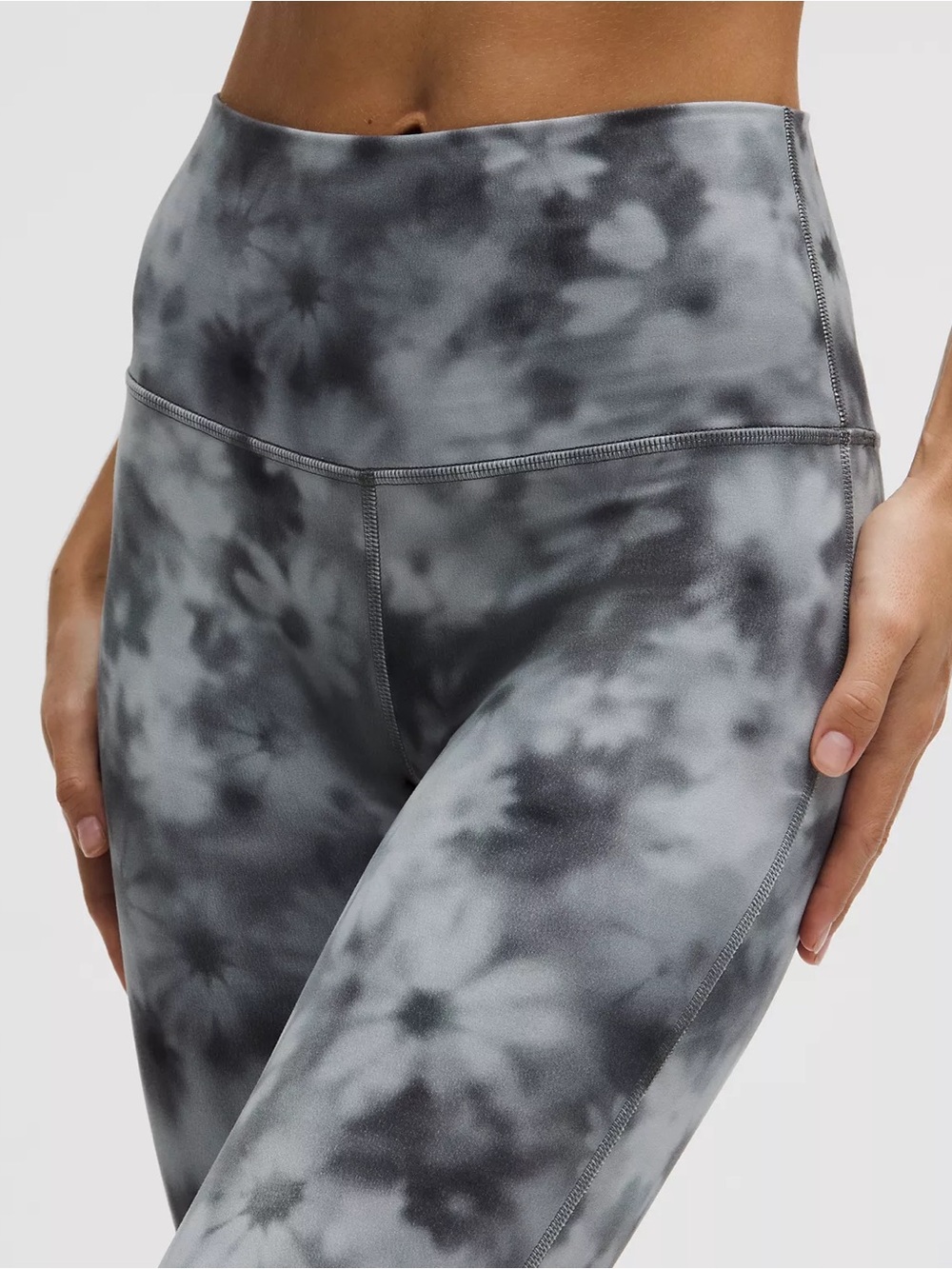 Lululemon Daisy Tie Dye Set